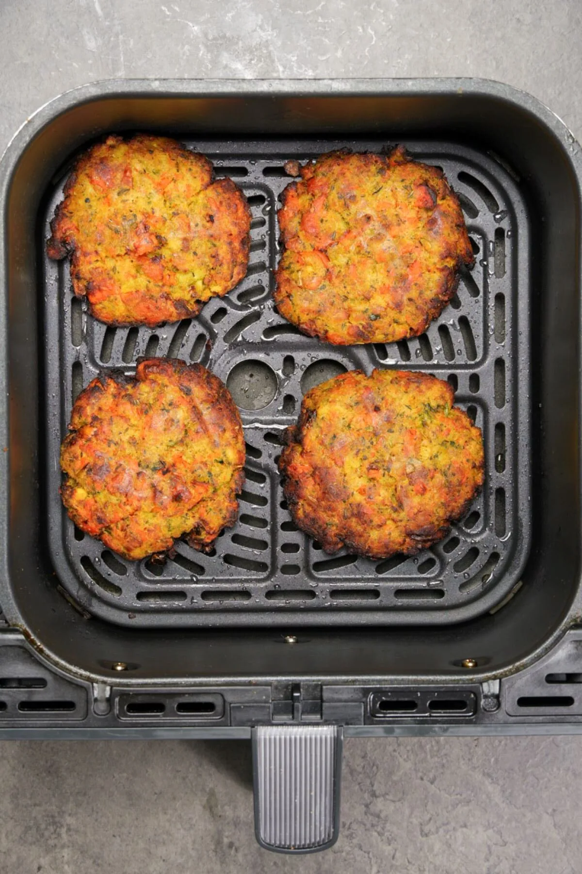 Air fryer basket