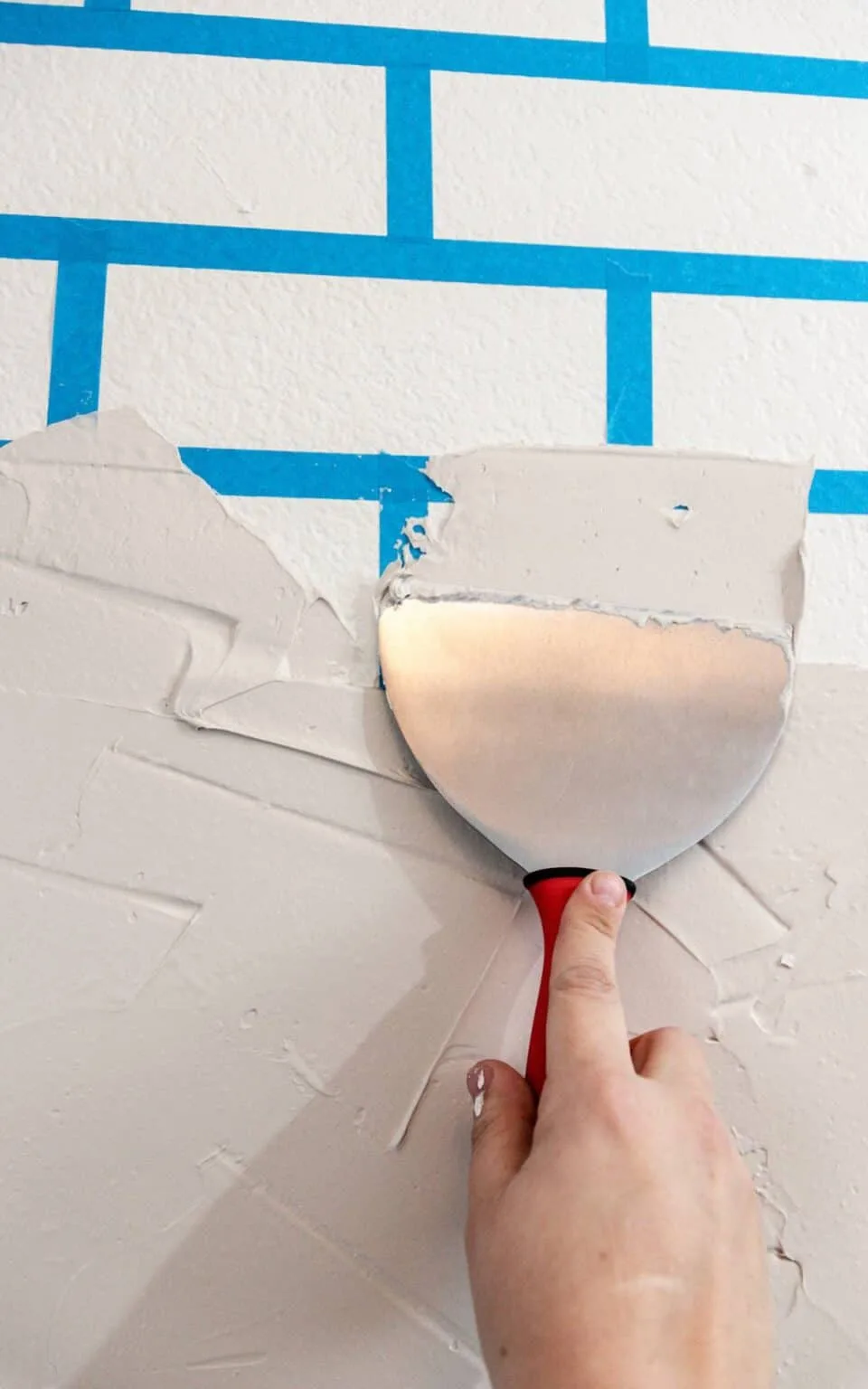 applying joint compound