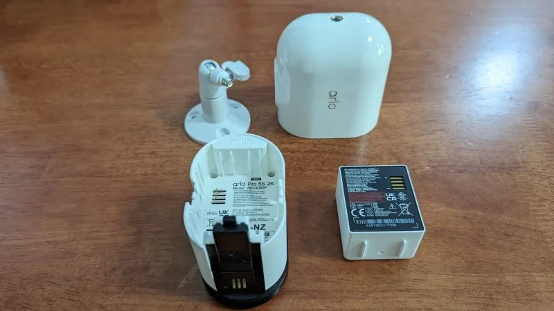 Arlo Pro 5S sync button press