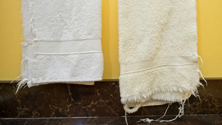 Bathroom towels replacement frequency