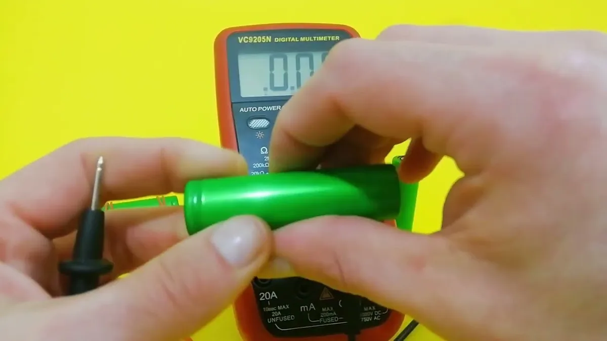 Battery voltage measurement
