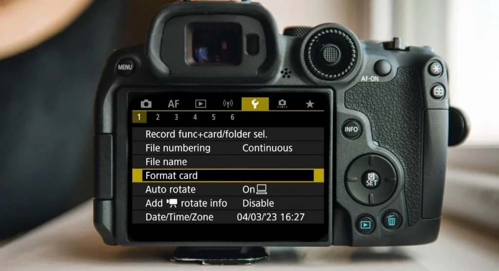 Canon EOS R7 card error