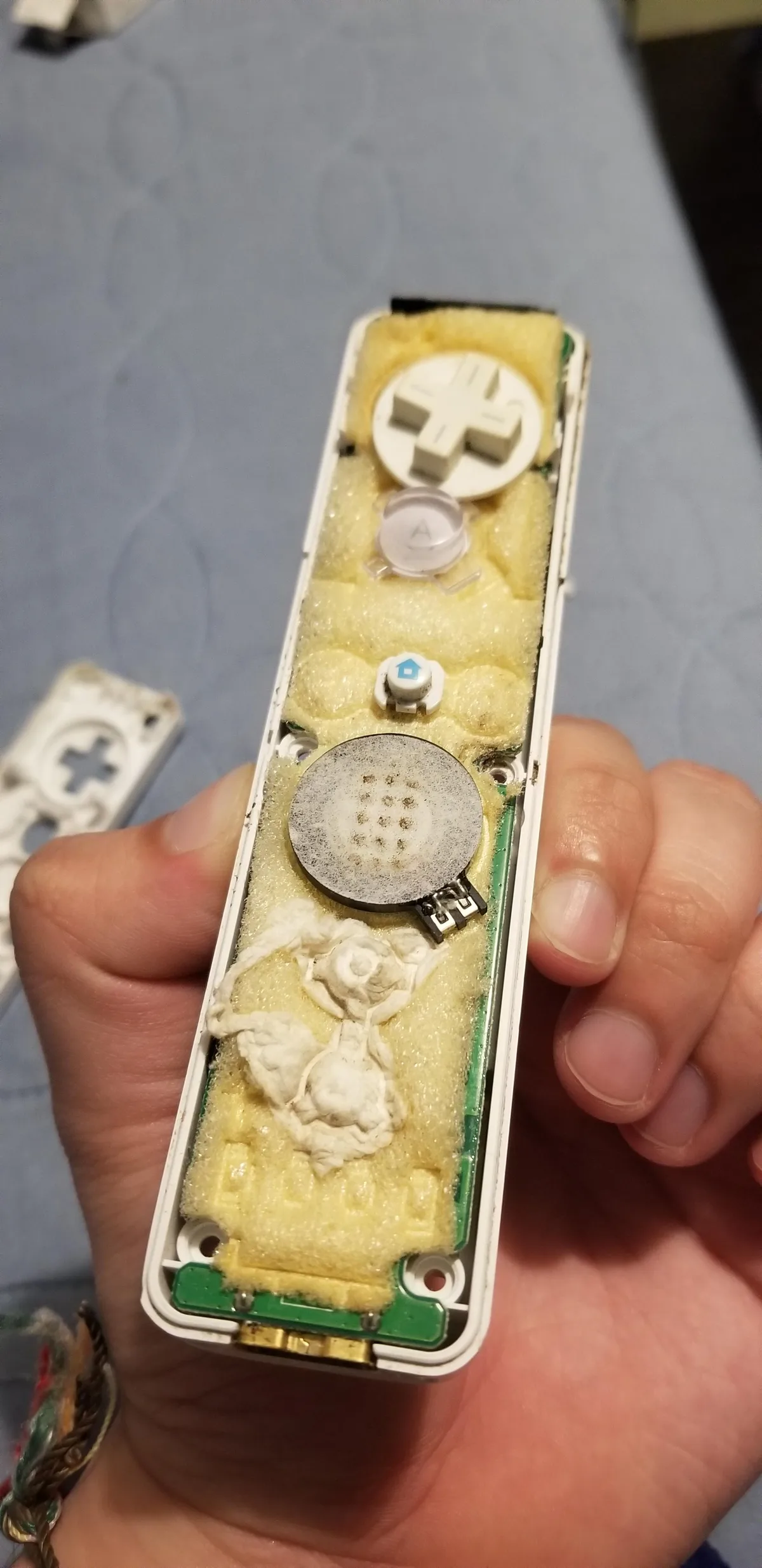 cleaning nunchuk connector pins