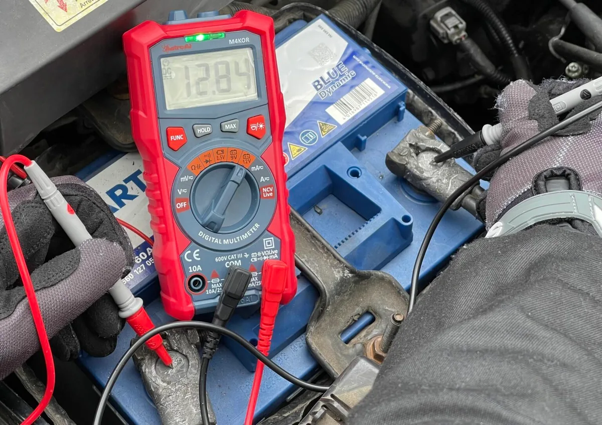 digital multimeter car battery test
