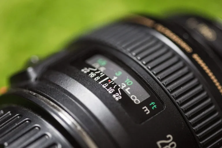 DSLR camera lens communication error troubleshooting