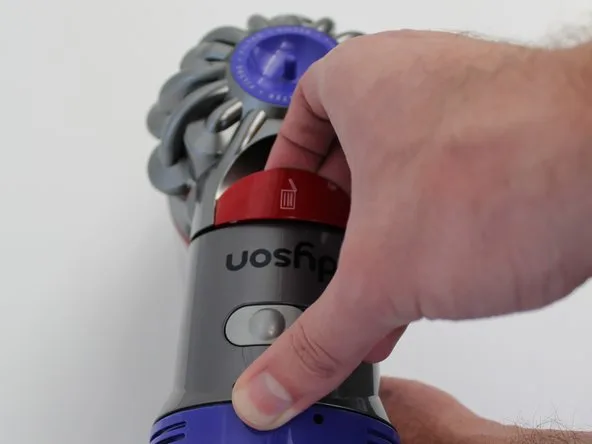 Dyson V8 red lever release