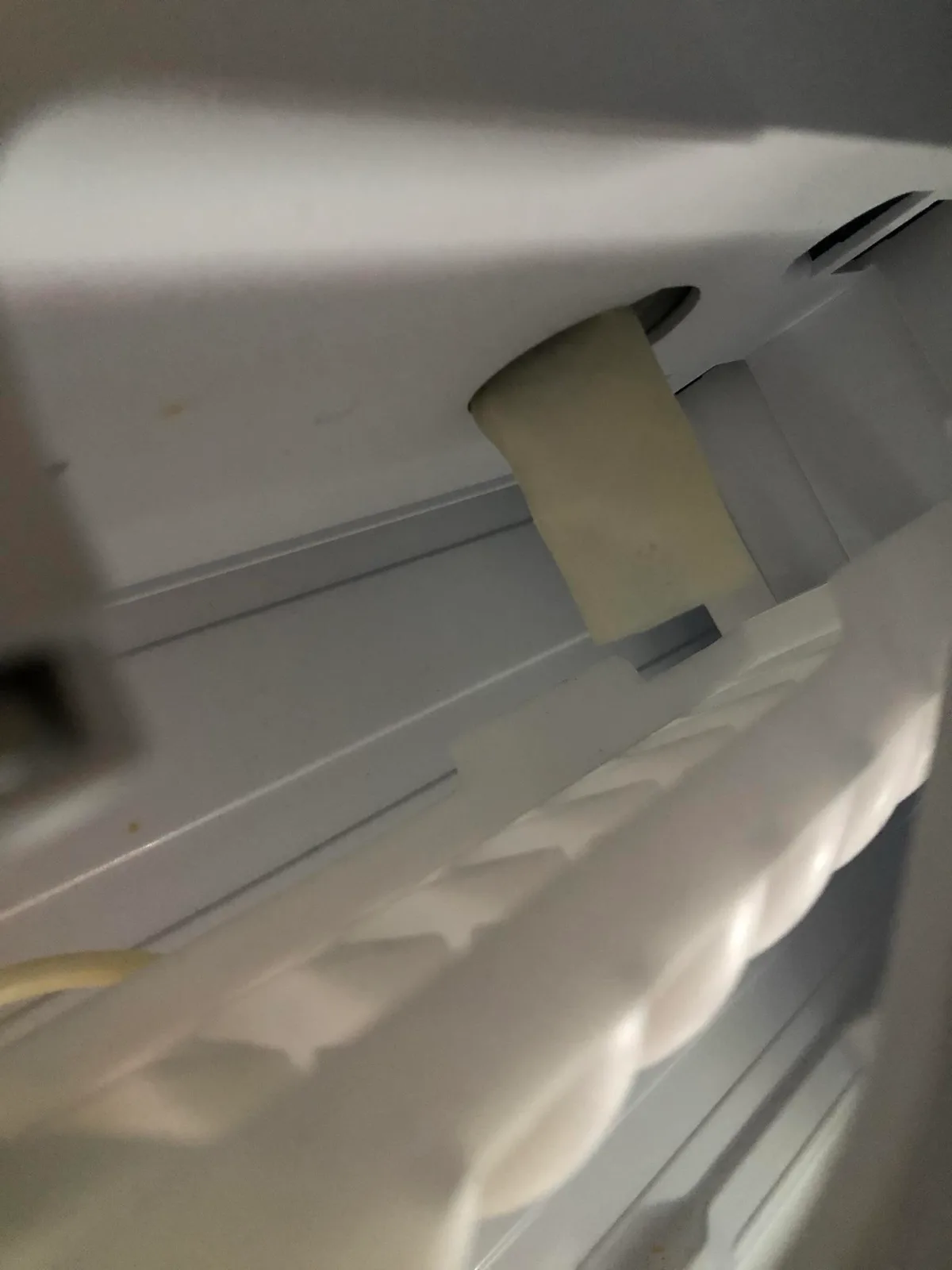 Electrolux ice maker ice block freeze-up