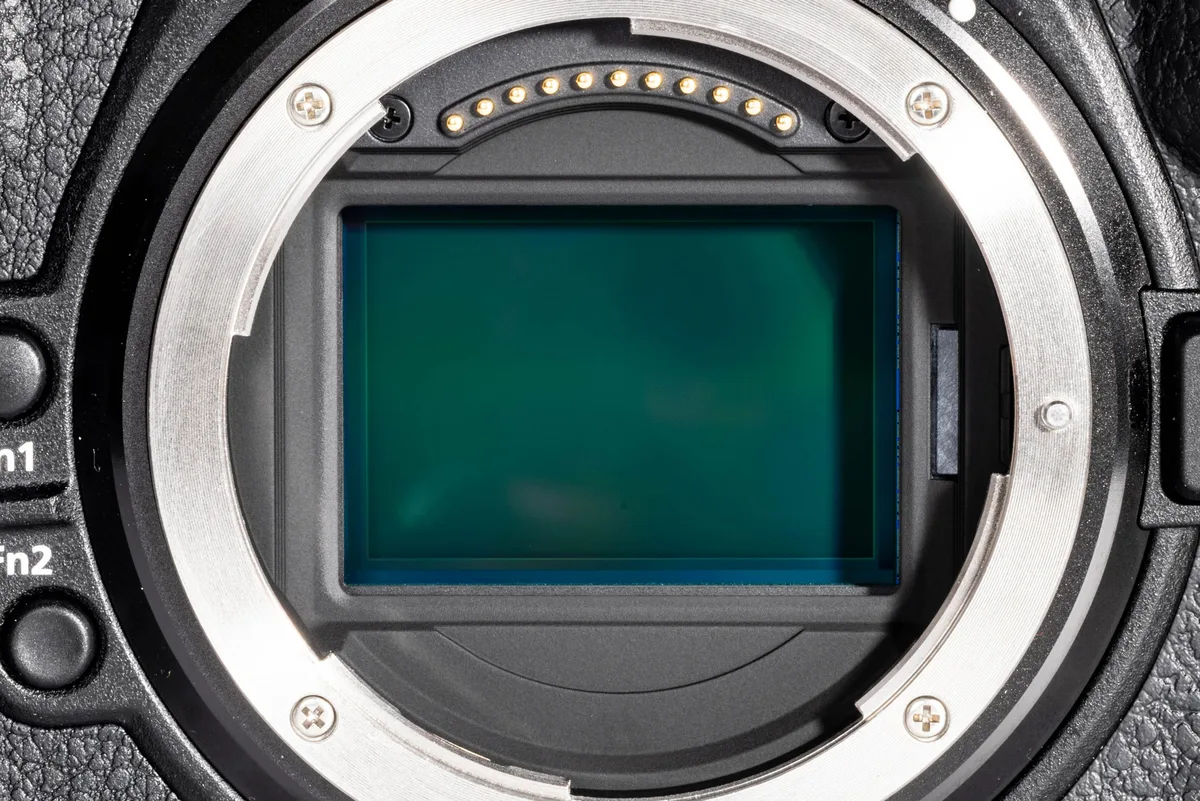 eye sensor proximity sensor mirrorless