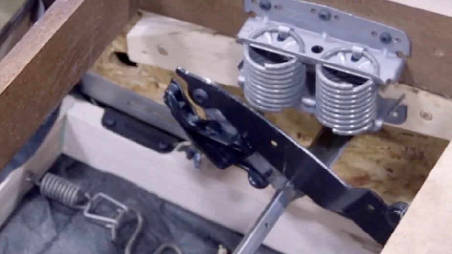 Footrest mechanism string