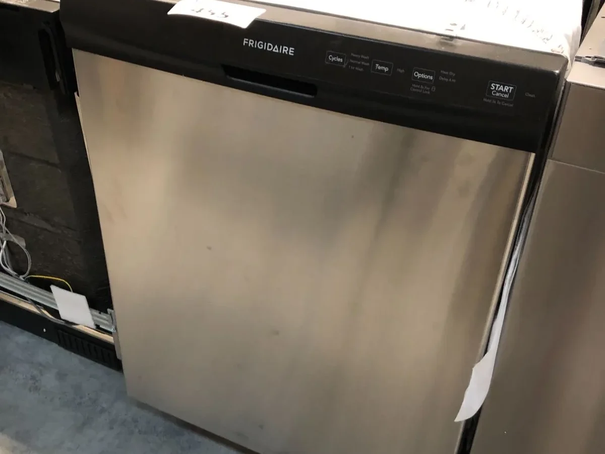 Frigidaire FFCD2413US4A dishwasher