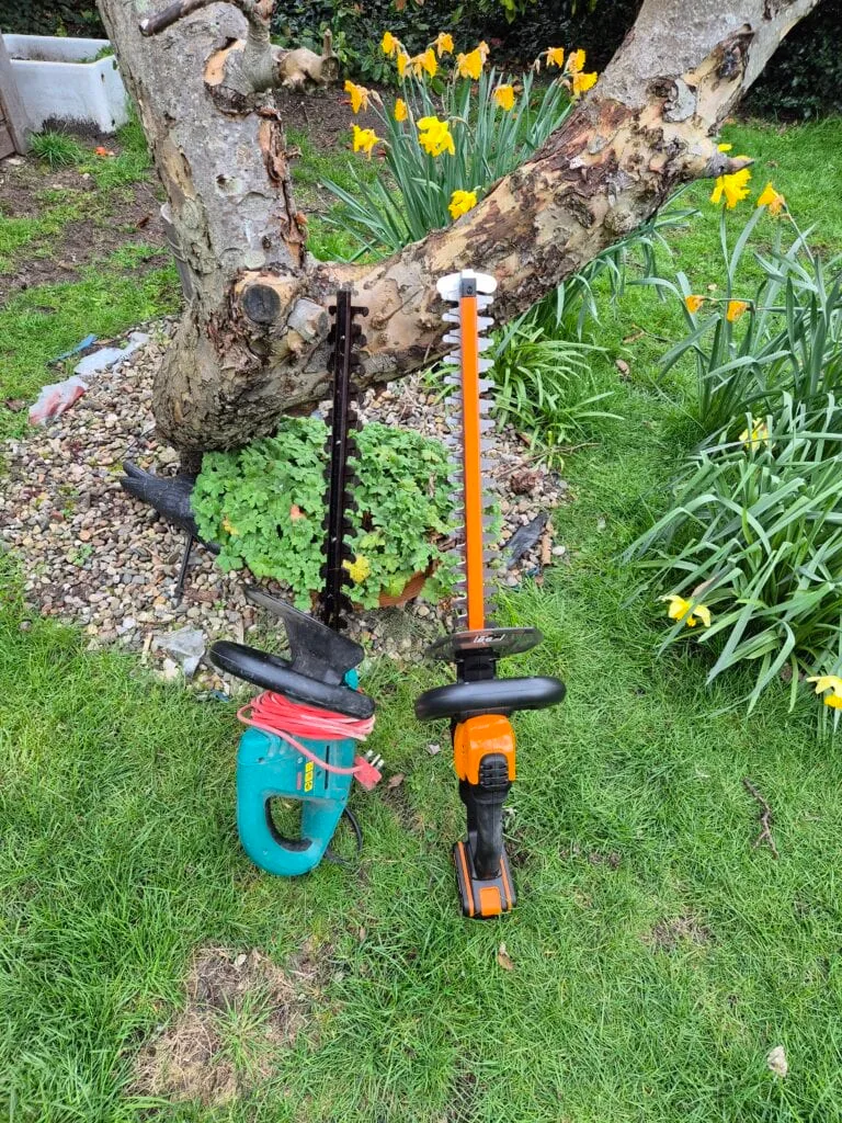 Gas Vs Electric Vs Cordless Power Hedge Trimmers