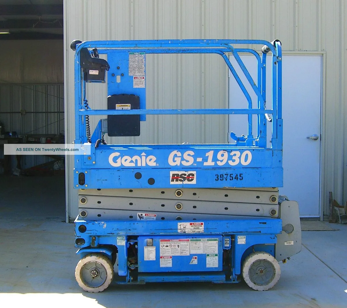 Genie GS-1930 scissor lift