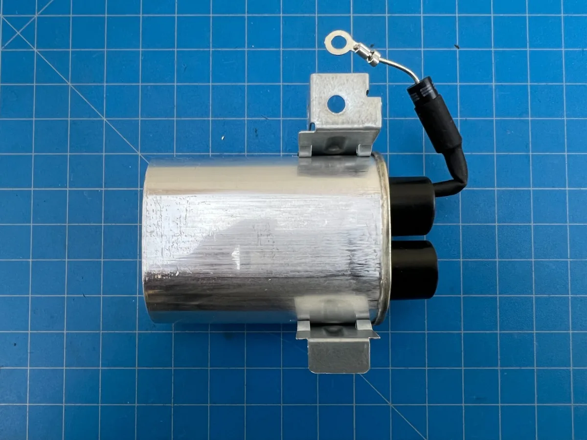 High-voltage capacitor