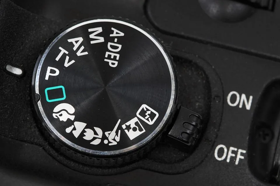 how to change shutter speed on DSLR camera