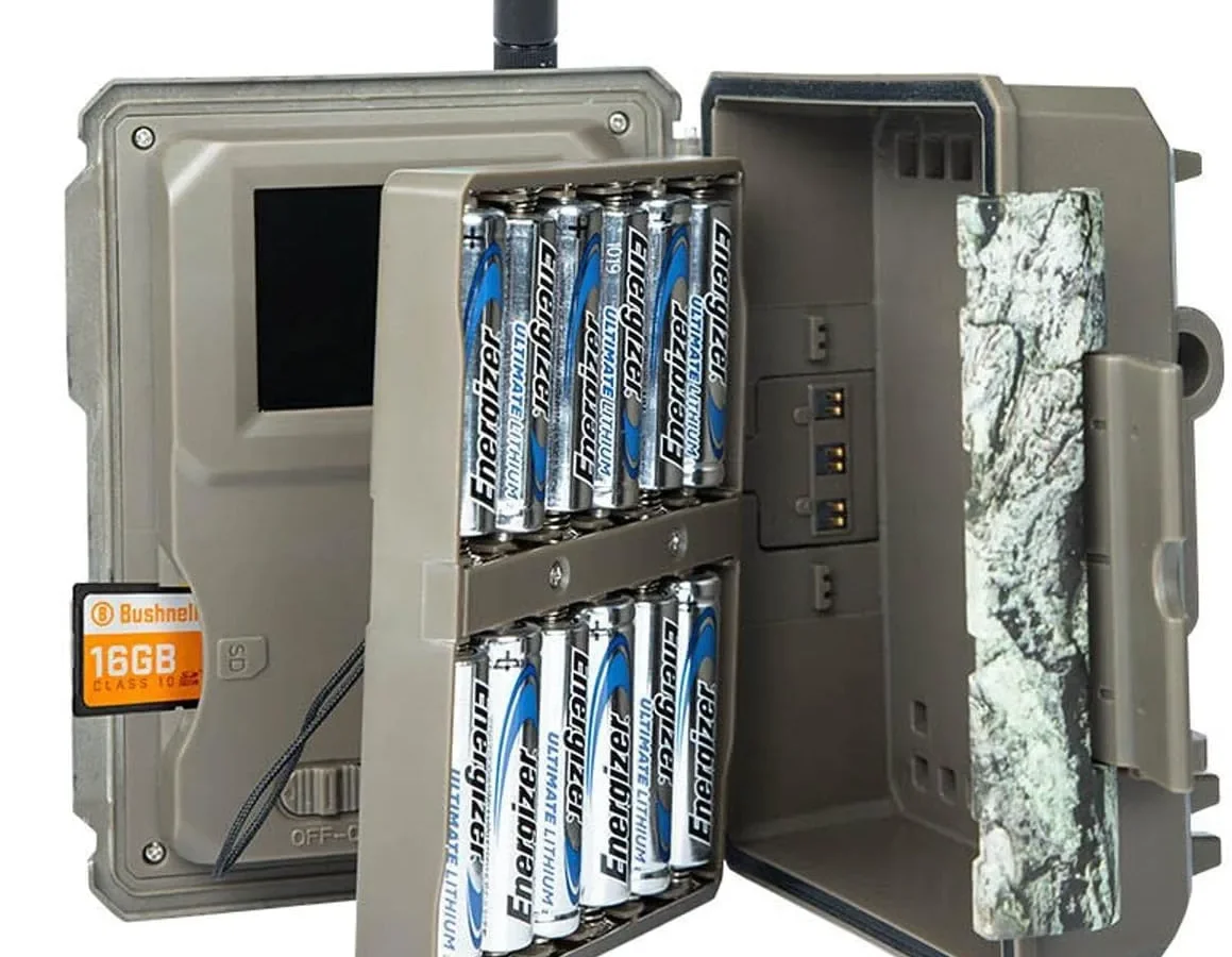 how to change trail camera batteries
