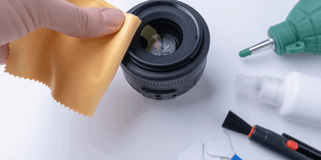 how to clean a DSLR camera lens