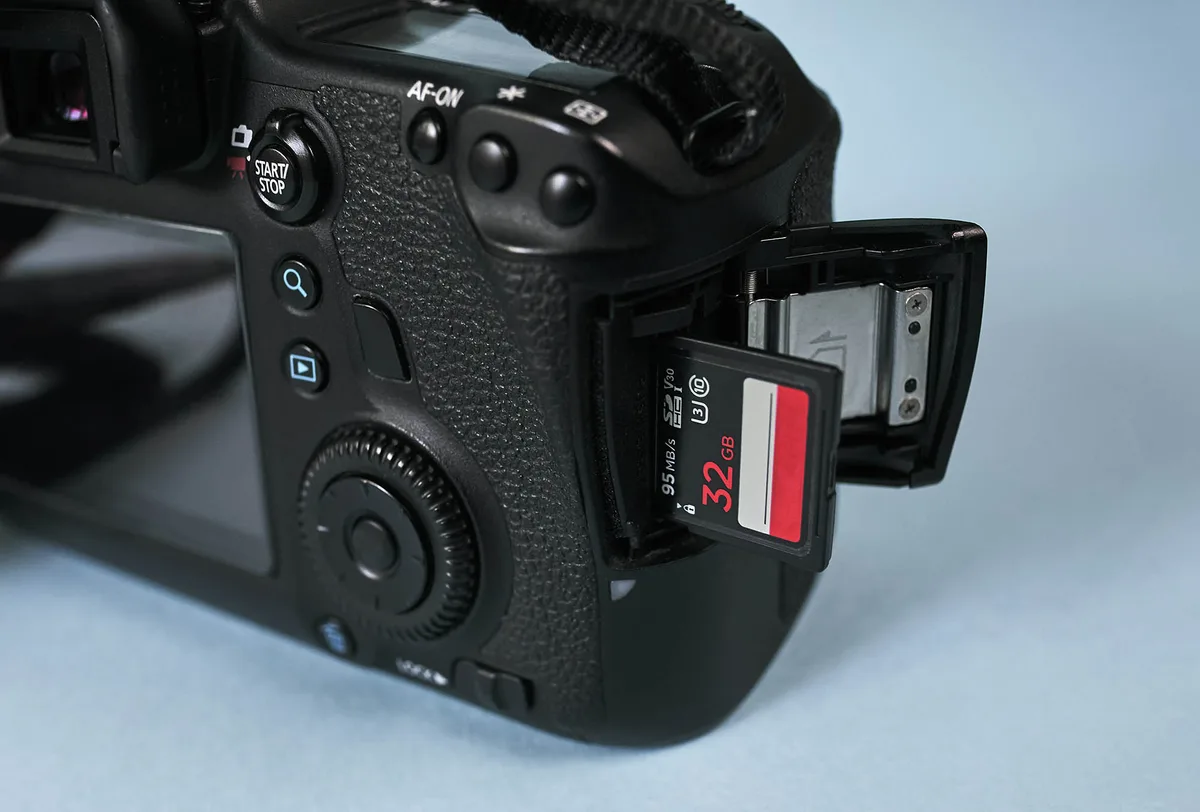 how to format SD card in DSLR camera