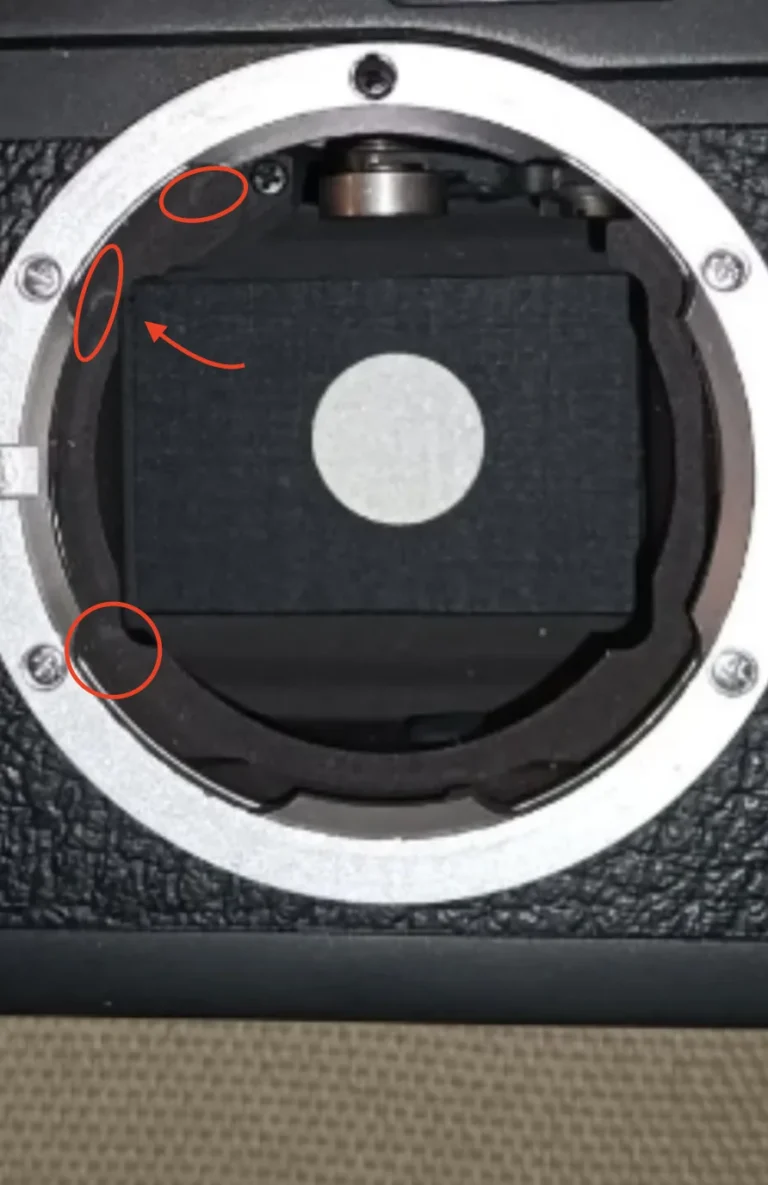 how to mount a lens on DSLR camera