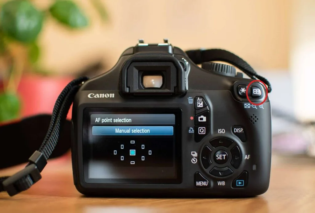 how to set focus points on DSLR camera