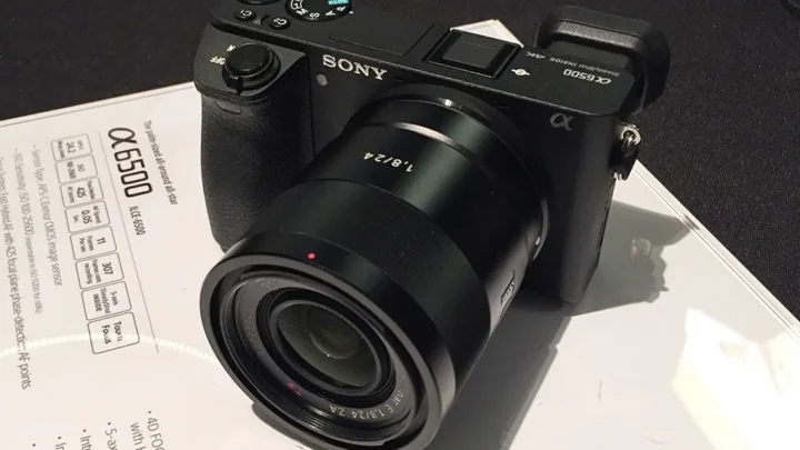 How to Use Mirrorless Camera Touchscreen