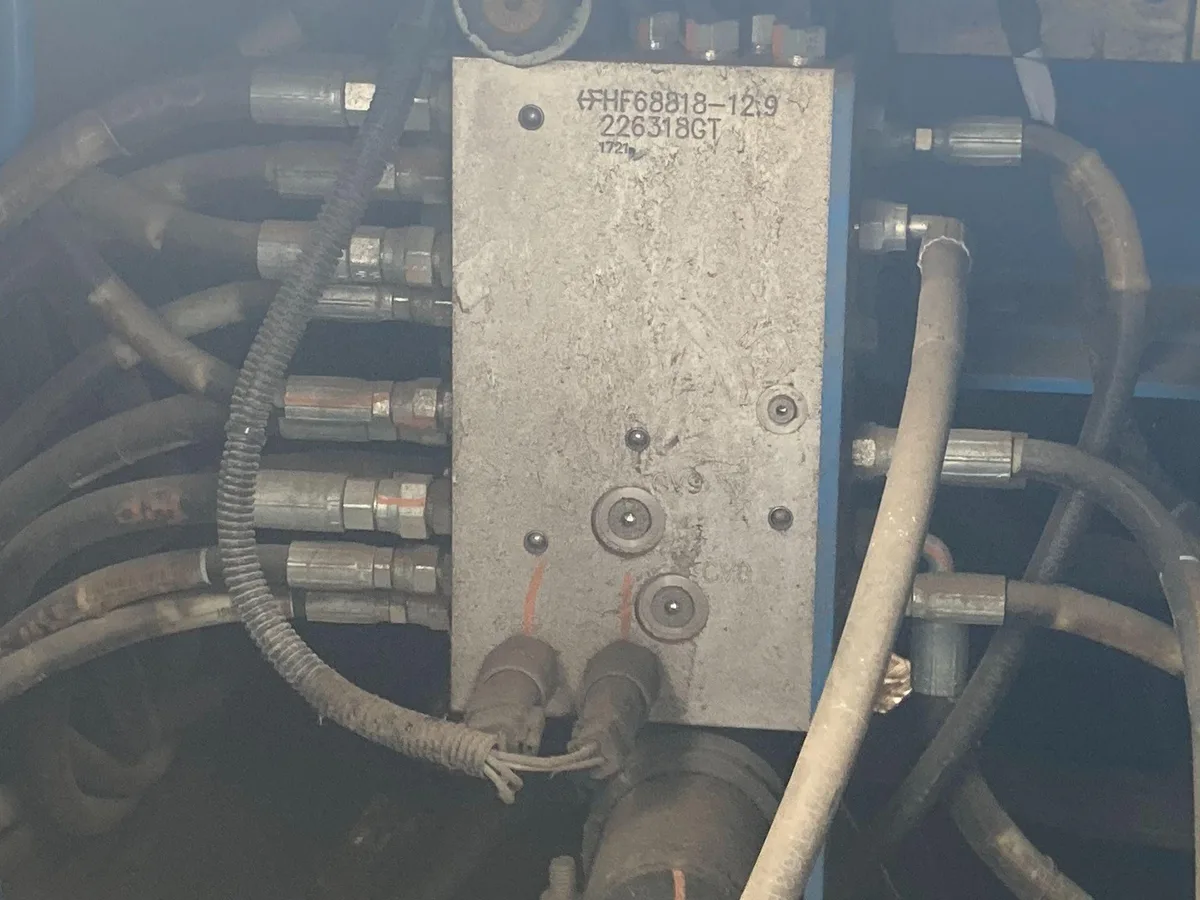 hydraulic pressure test port