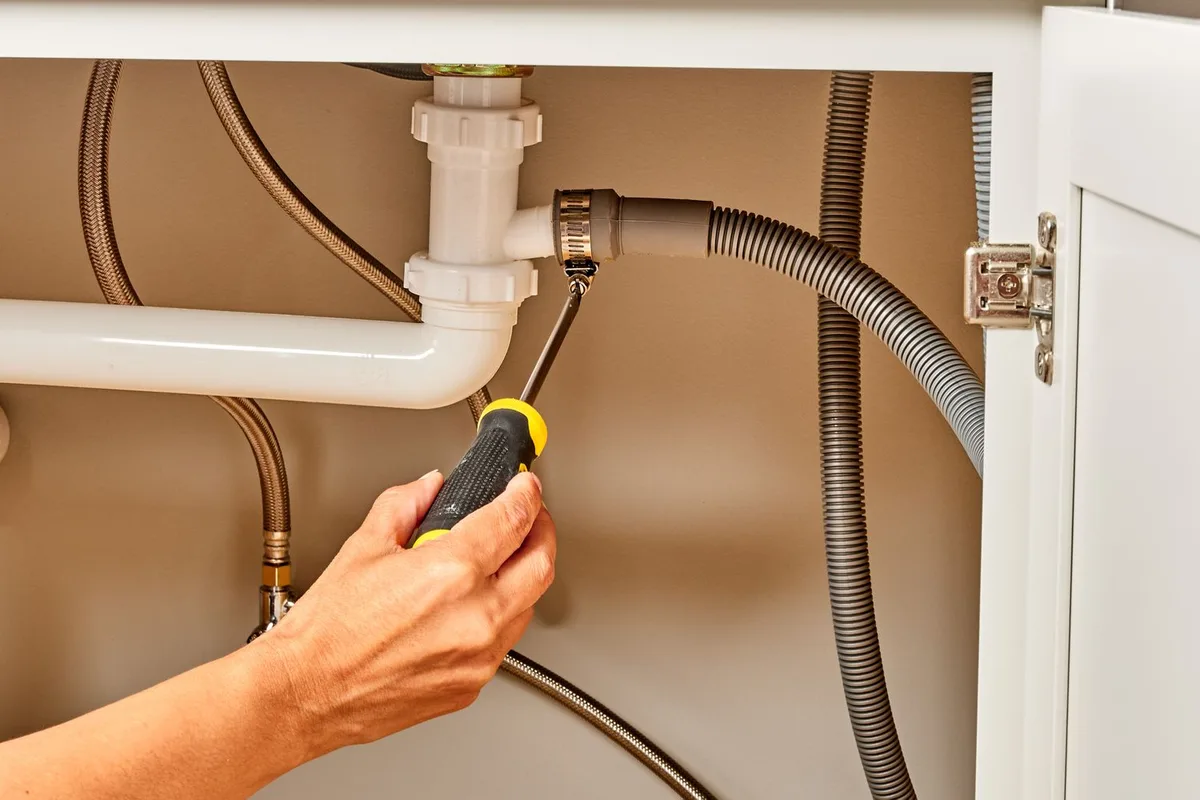 kinked drain hose