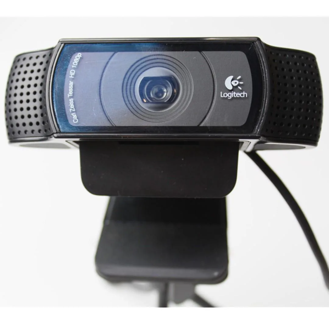Logitech C920 autofocus lens