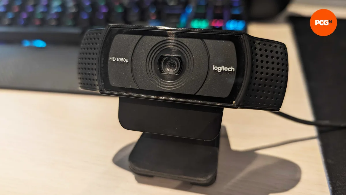 Logitech C920 mute switch