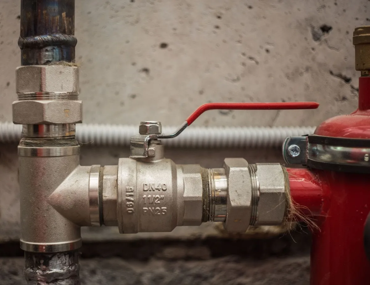 Main shut-off valve