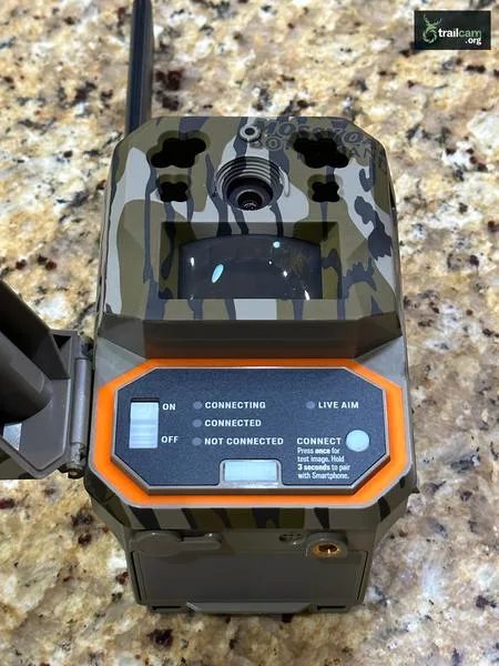 Moultrie Mobile Edge Pro LED status lights