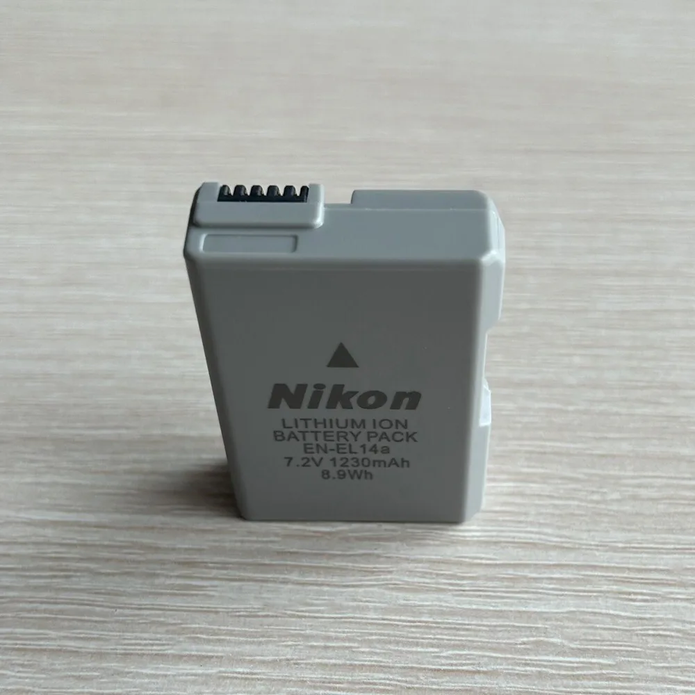 Nikon D3400 battery