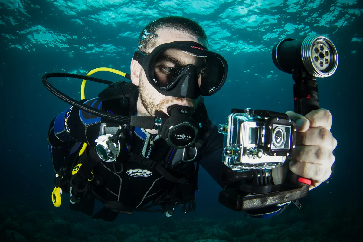 scuba divers