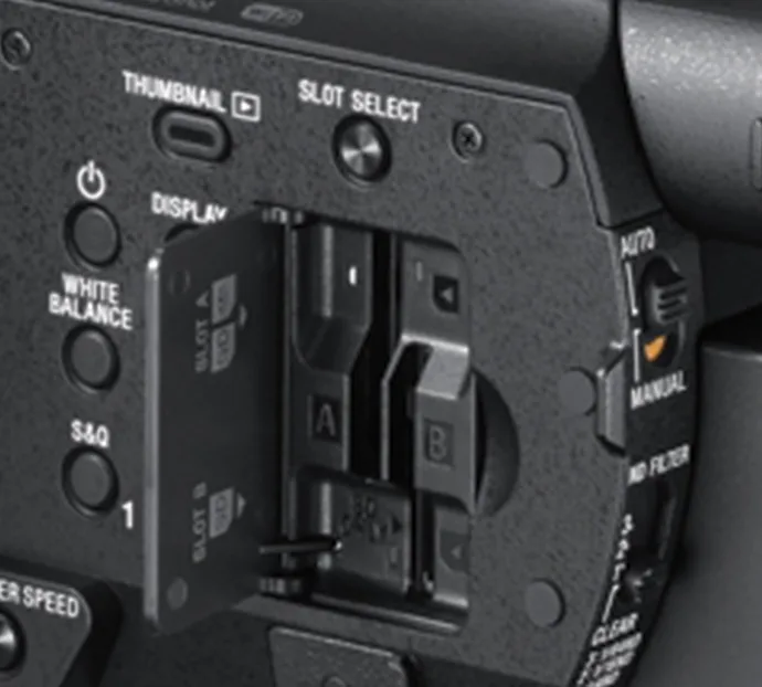 Sony HXR-NX80 SD card slot