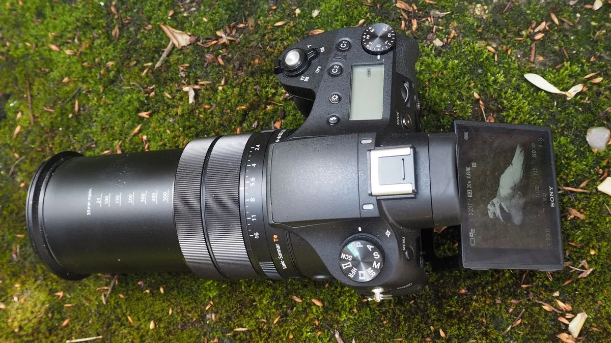 Sony RX10 IV lens problems