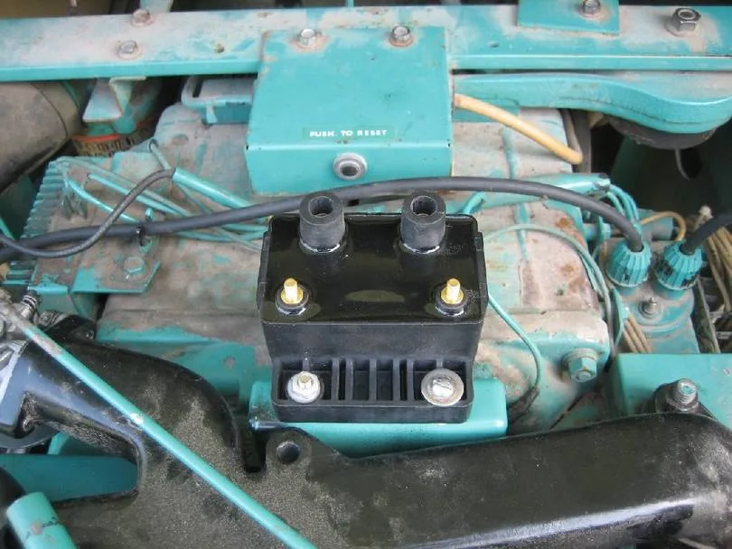 Spark plug and ignition coil