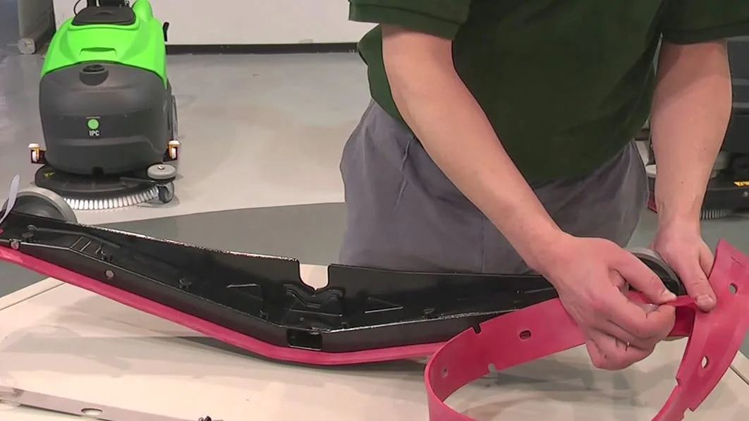 squeegee blade adjustment