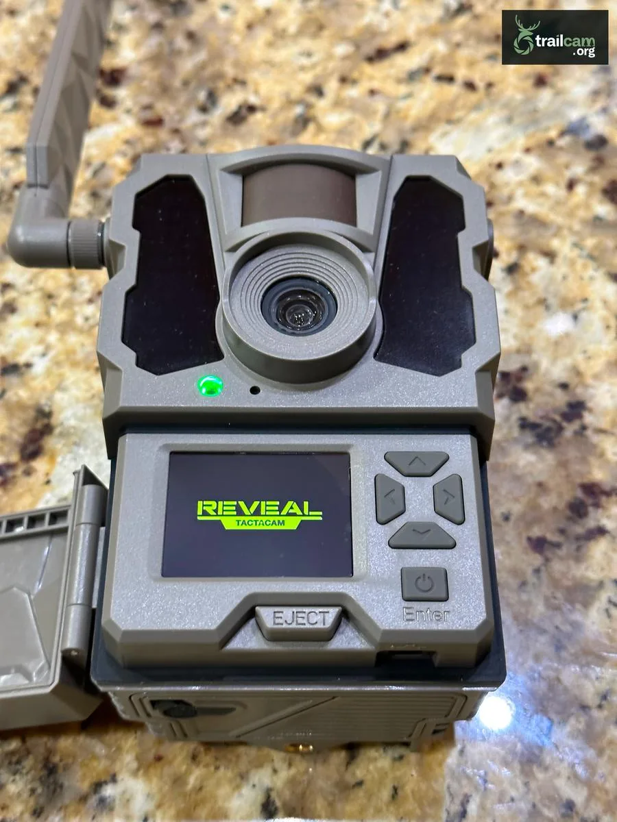 Tactacam Reveal X Pro charging LED