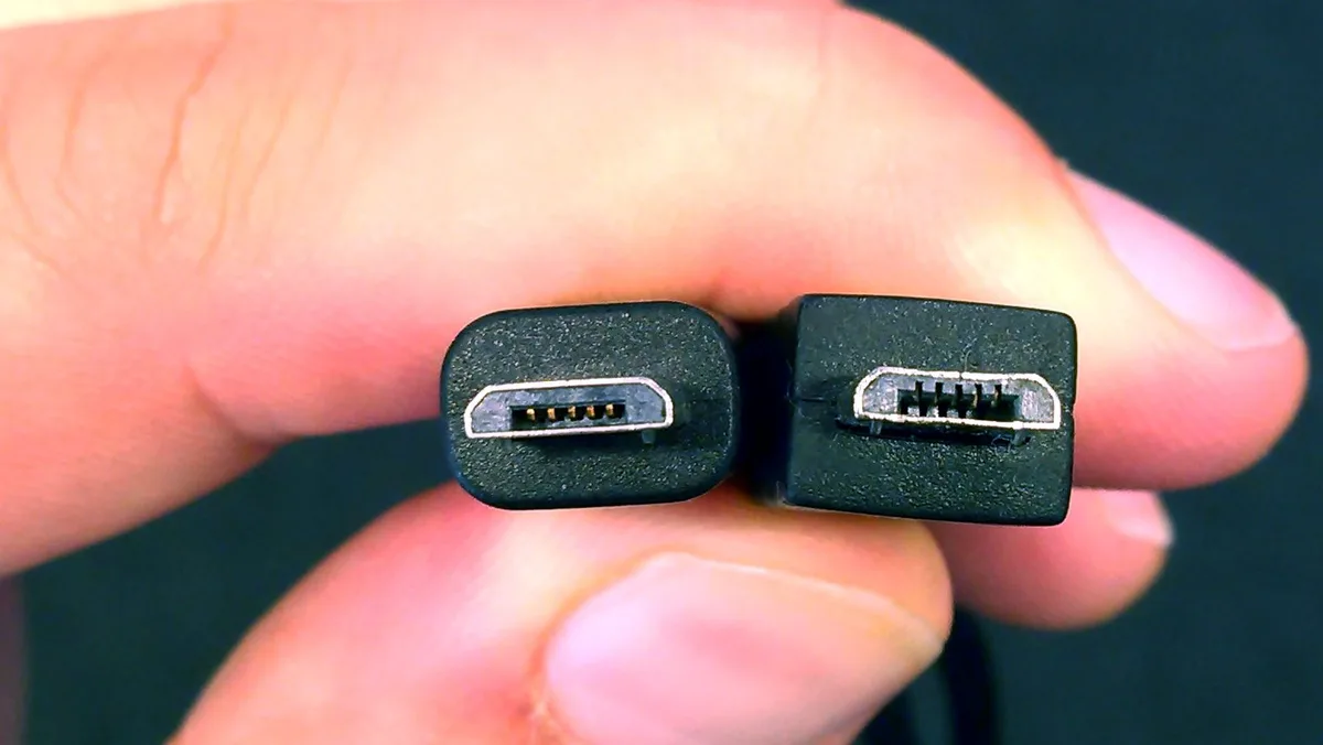 USB cable data transfer