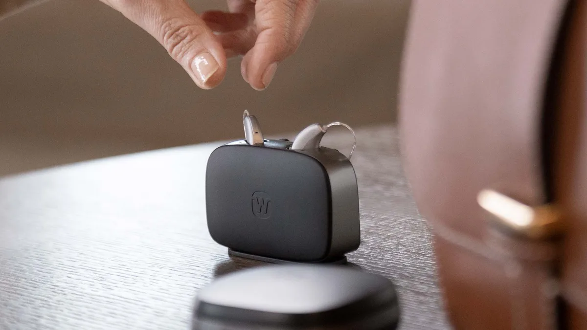 Widex charging base